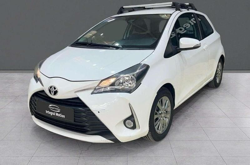 Usado Toyota Yaris Active 69 CV (50 kW) 2019 Blanco Utilitario