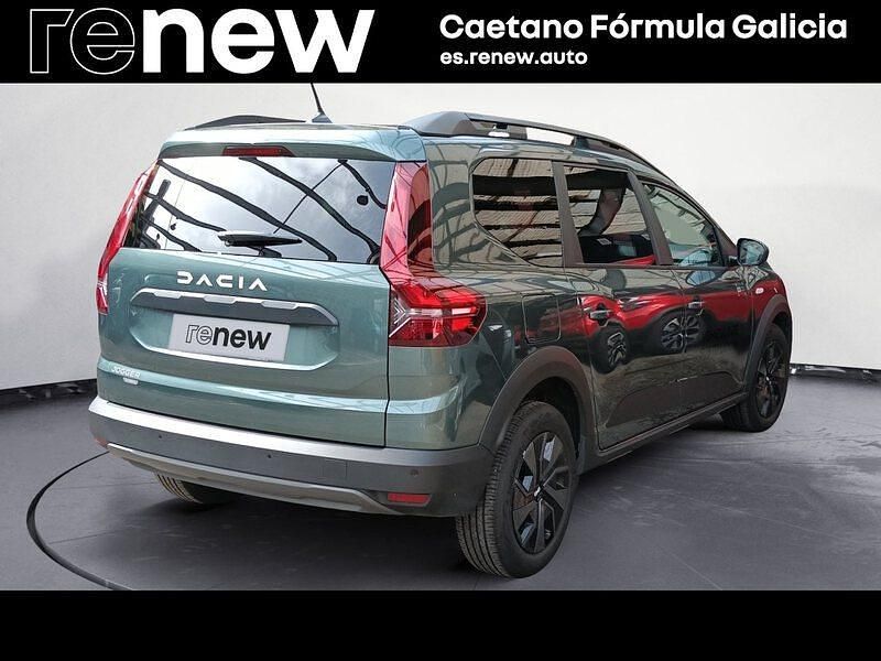 Käytetty Dacia Jogger Expression 140 HP (102 kW) 2025 Vihreä Tila-auto