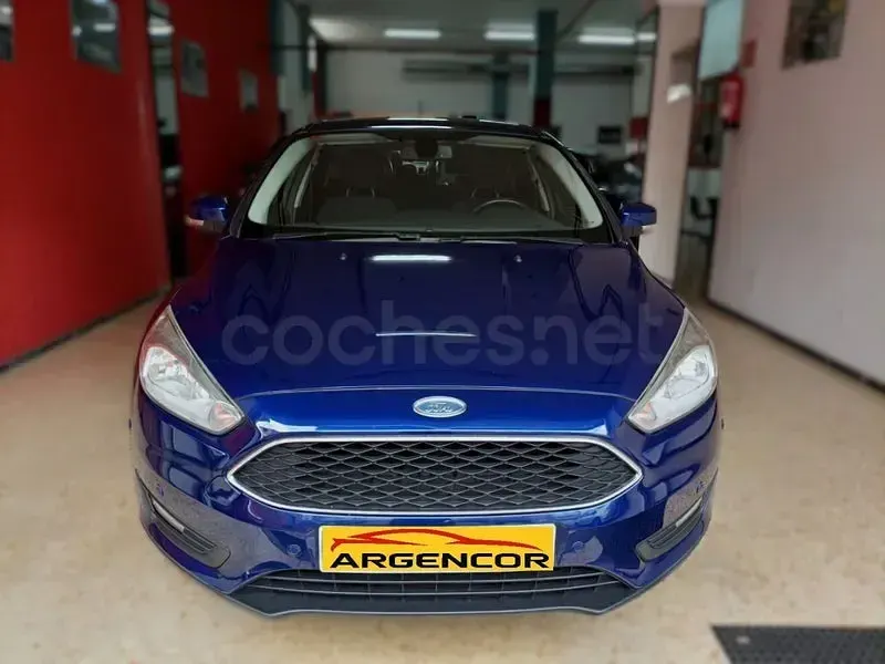 Usado Ford Focus ST-Line 125 CV (91 kW) 2017 Azul Berlina