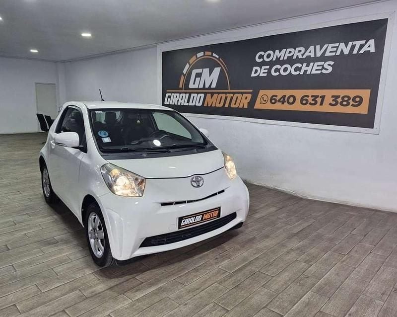Usado Toyota iQ 68 CV (50 kW) 2010 Blanco Utilitario
