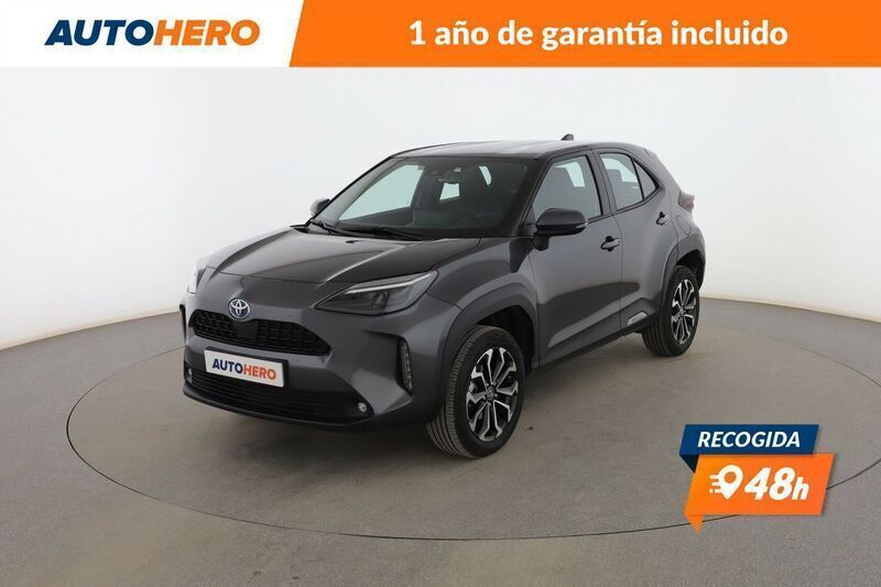 Gris Usado 2023 Toyota Yaris Hybrid Active | 24.899 € (Un poco caro) - Imagen 1/3