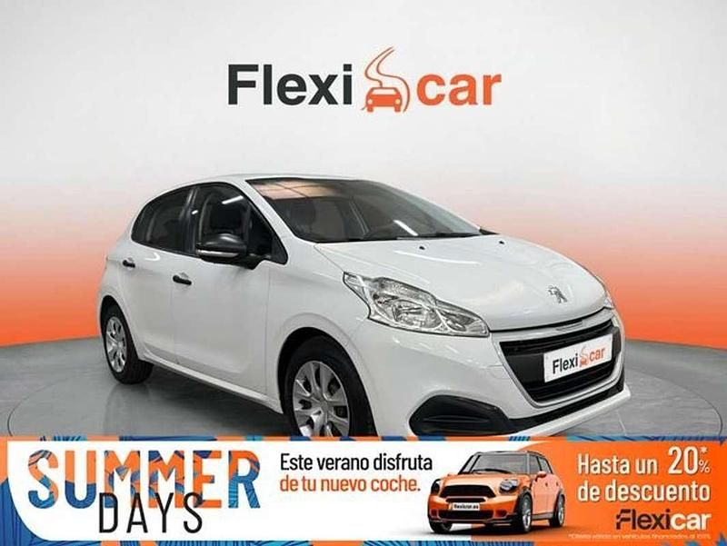 Blanco Usado 2017 Peugeot 208 Access Utilitario | 6270 € (Super precio) - Imagen 1/4