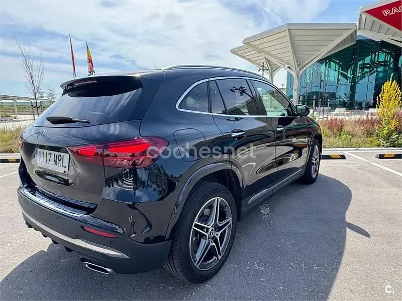Usado Mercedes GLA250 218 CV (160 kW) 2024 Negro SUV