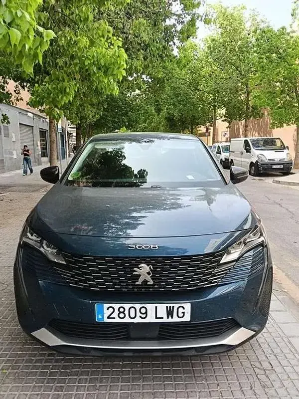 Usado Peugeot 3008 Allure 131 CV (96 kW) 2018 Azul SUV