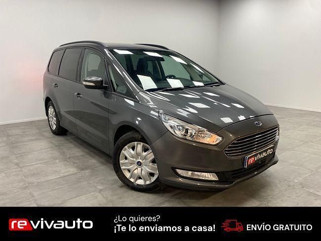 Usado Ford Galaxy Trend 120 CV (88 kW) 2017 Gris Monovolumen