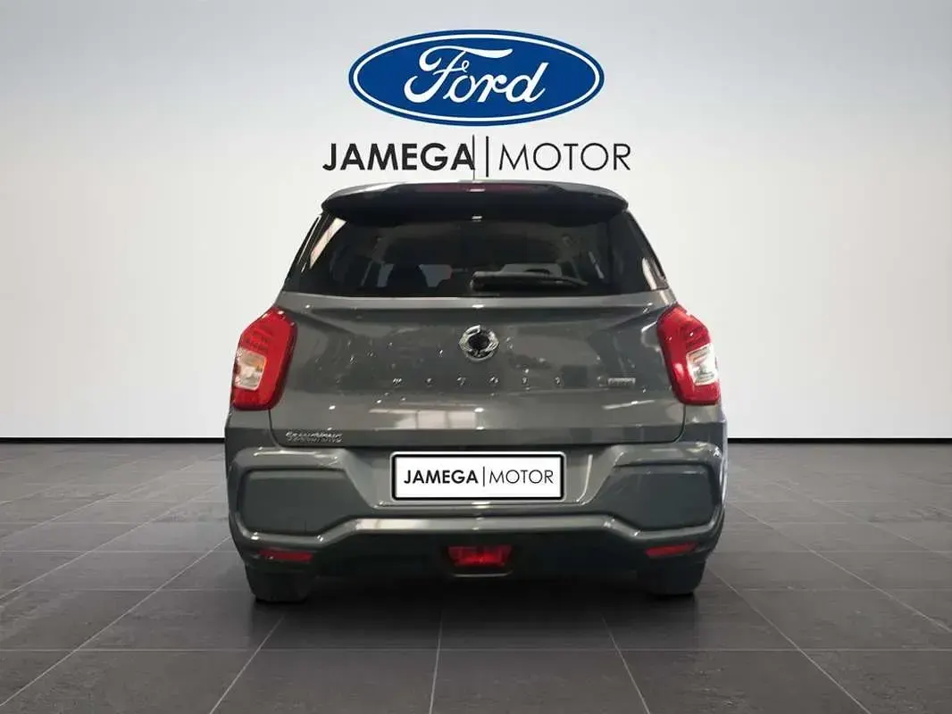 Usado SsangYong XLV 162 CV (119 kW) 2021 Gris SUV