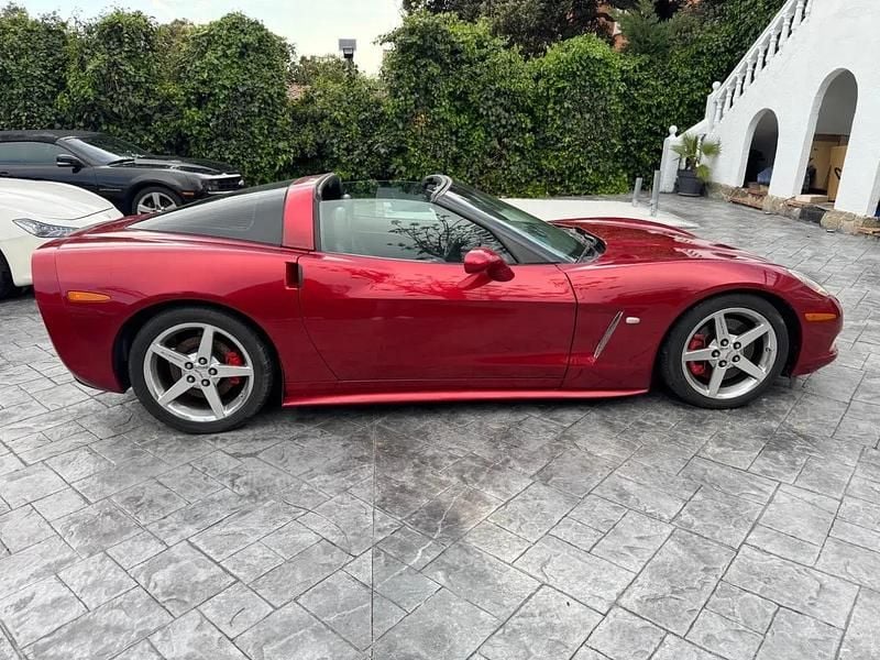 Usado Chevrolet Corvette 404 HP (297 kW) 2005 Vermelho Coupé