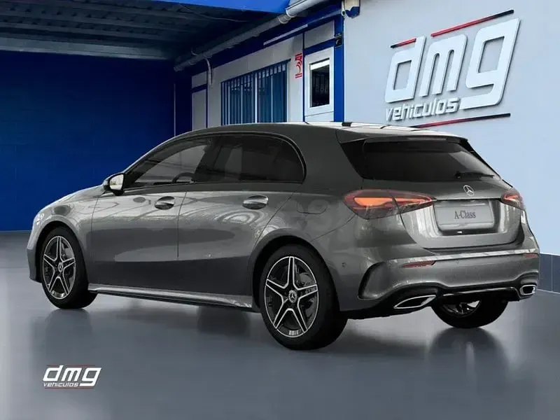 Nuevo Mercedes A250 218 CV (160 kW) 2025 Gris / plata Berlina