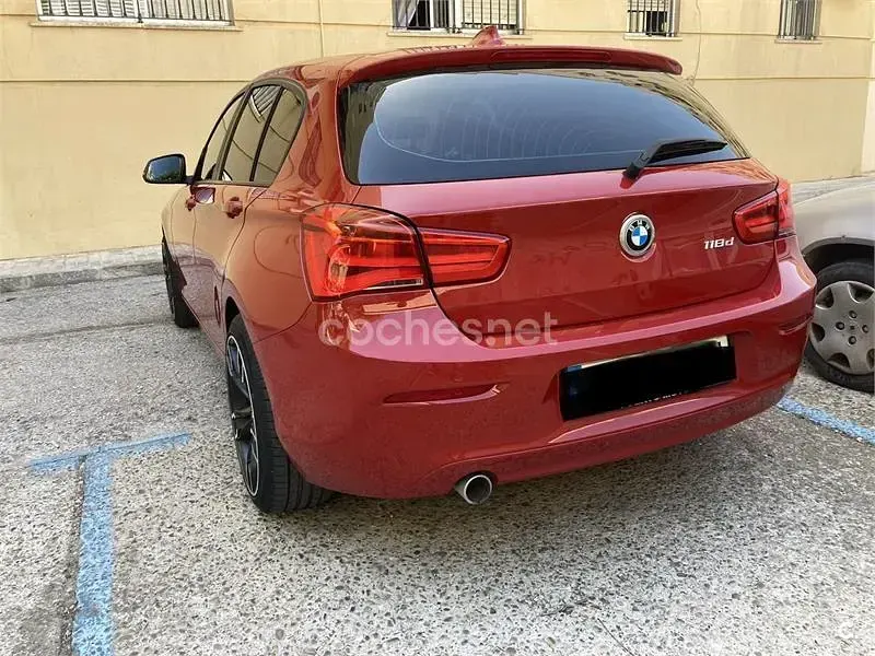 Usado BMW 118 150 CV (110 kW) 2017 Rojo Utilitario
