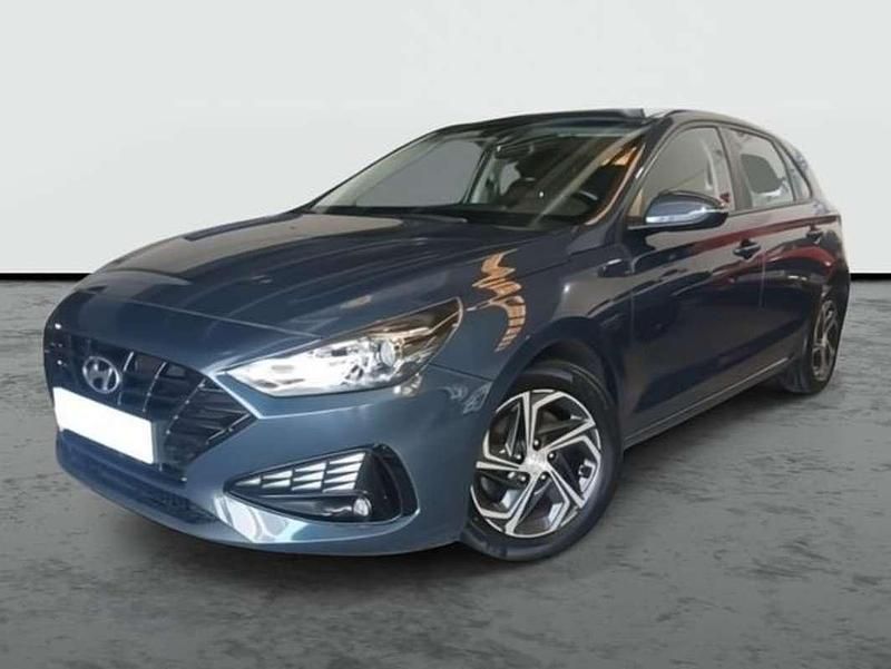 Usado Hyundai i30 120 CV (88 kW) 2022 Azul Berlina