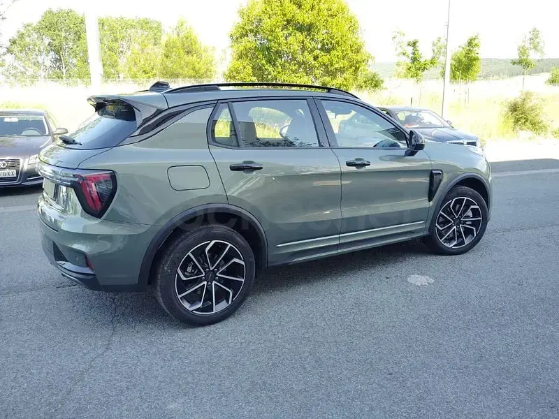 Usado Lynk & Co 01 276 CV (202 kW) 2026 Verde SUV