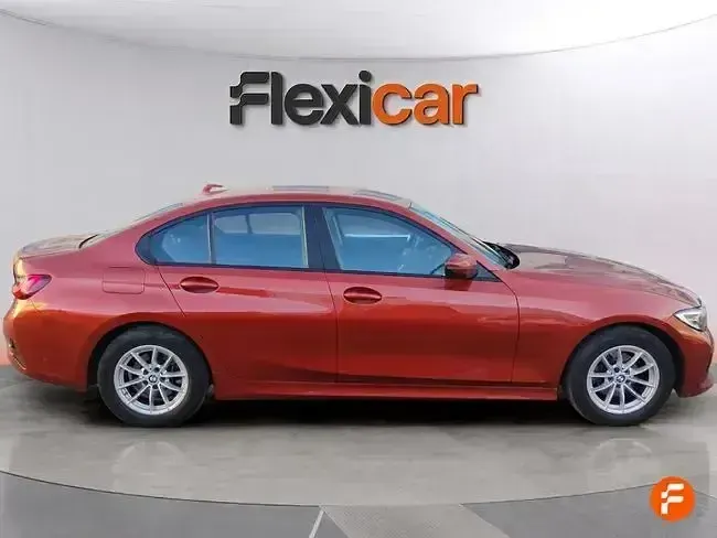 Käytetty BMW 318 150 HP (110 kW) 2022 Oranssi Sedan