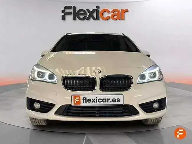Usado BMW 218 150 CV (110 kW) 2018 Blanco Familiar