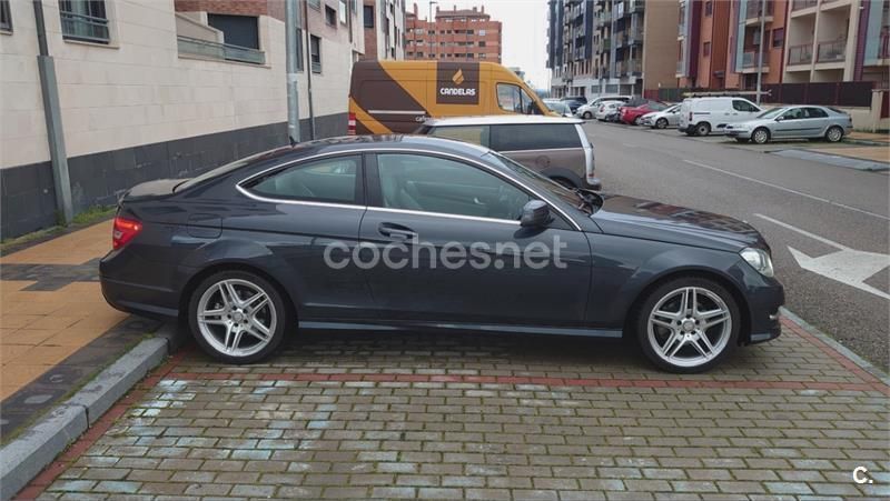 Usado Mercedes C220 170 HP (125 kW) 2013 Cinzento Coupé