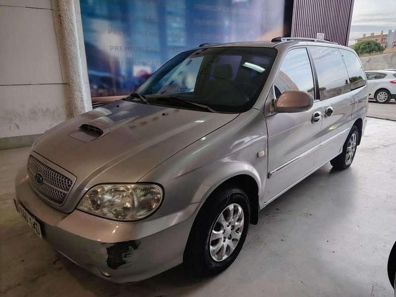Gris Usado 2004 Kia Carnival EX Monovolumen | 1790 € (Super precio) - Imagen 1/4