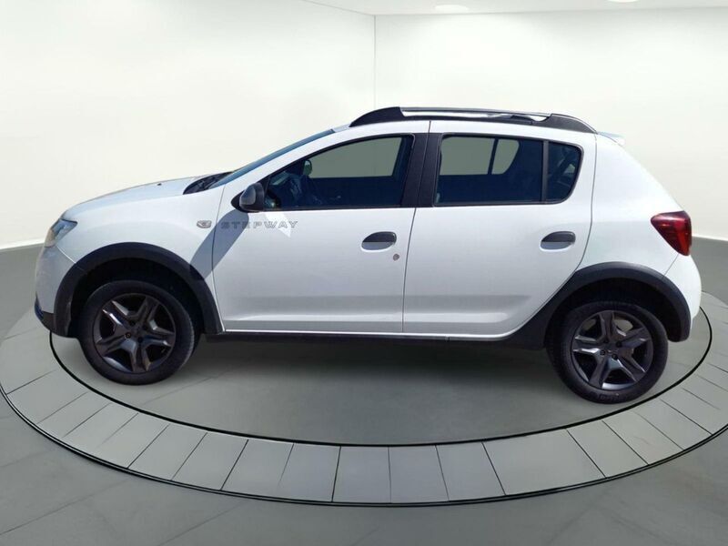 Usado Dacia Sandero Stepway 90 CV (66 kW) 2018 Blanco Utilitario