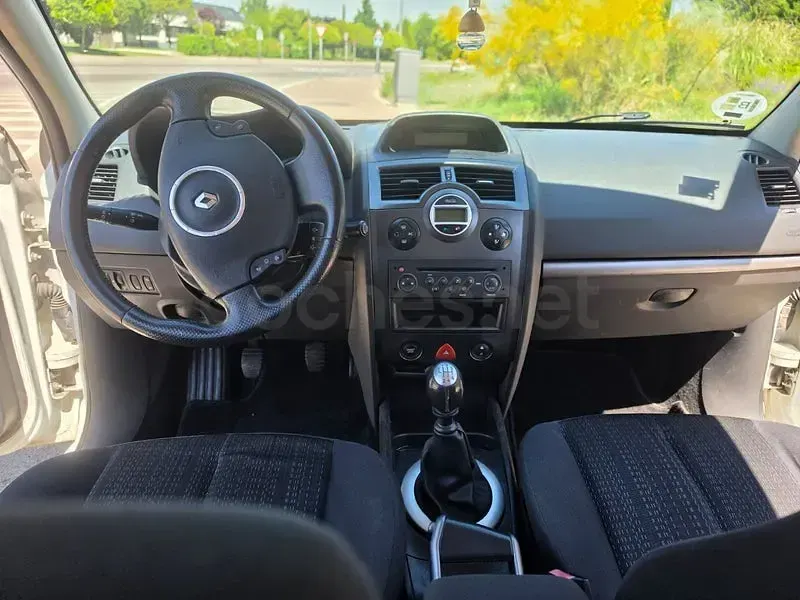 Usado Renault Mégane Expression 105 CV (77 kW) 2008 Blanco Berlina
