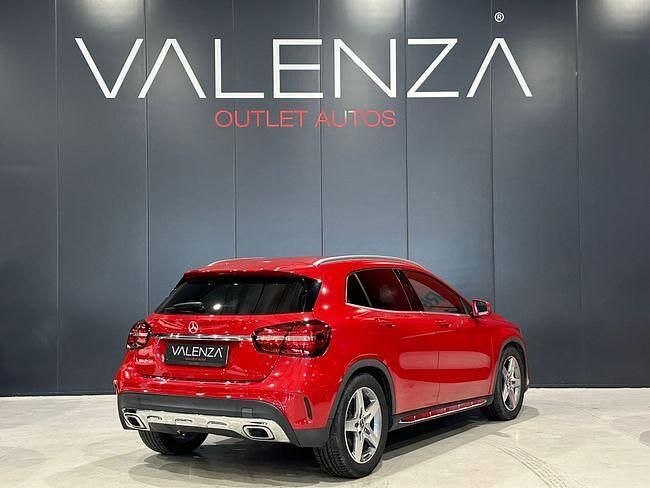 Usado Mercedes GLA180 136 CV (100 kW) 2019 Rojo SUV