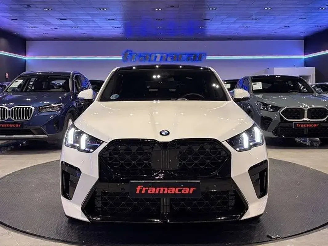 Käytetty BMW X2 Sport Line 163 HP (119 kW) 2025 Valkoinen Katumaasturi