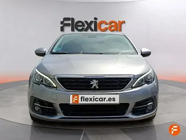 Usado Peugeot 308 Allure 130 CV (95 kW) 2018 Gris