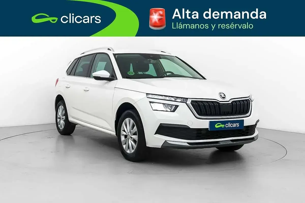 Usado Skoda Kamiq Ambition 110 CV (80 kW) 2022 Blanco SUV