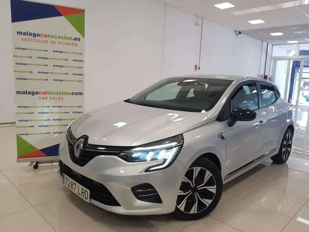 Usado Renault Clio LIMITED 91 CV (66 kW) 2021 Plateado Utilitario
