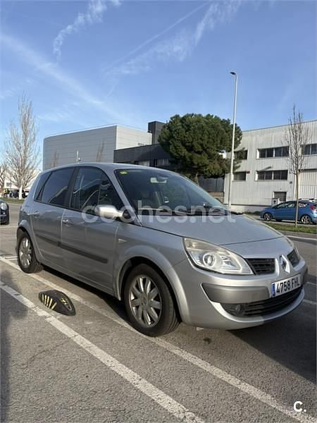 Usado Renault Scénic II 105 CV (77 kW) 2007 Gris / plata Monovolumen
