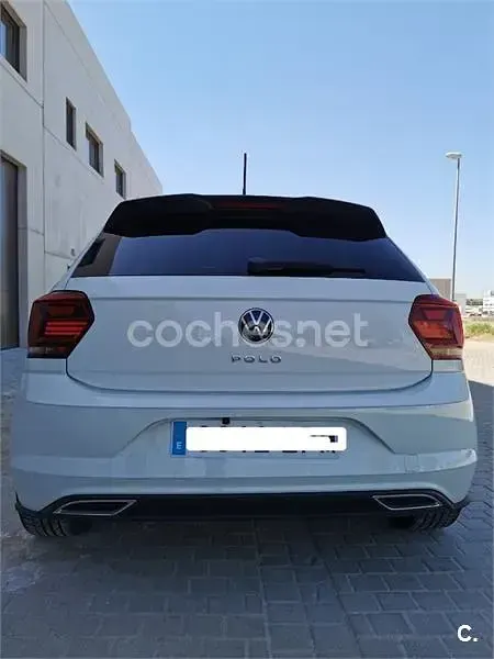 Usado VW Polo R-line 110 CV (80 kW) 2021 Blanco Utilitario