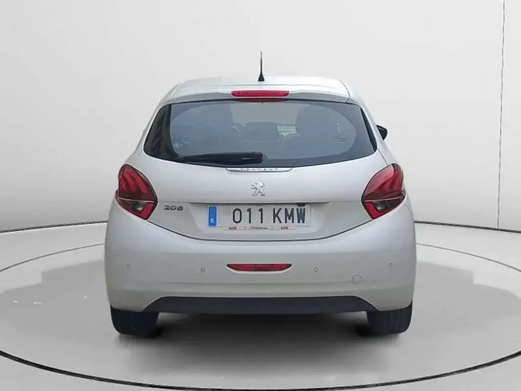 Usado Peugeot 208 Allure 110 CV (80 kW) 2018 Blanco Utilitario