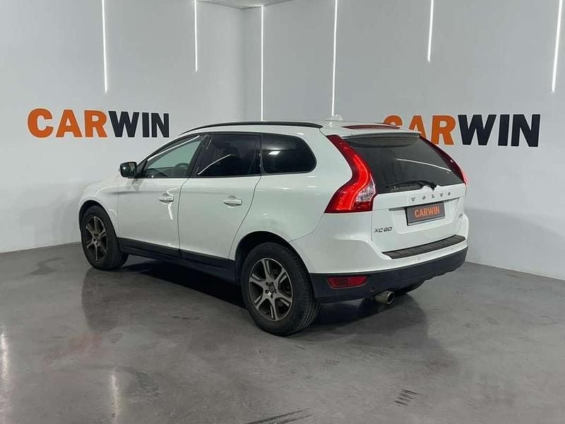 Usado Volvo XC60 Momentum 163 CV (119 kW) 2012 Blanco SUV