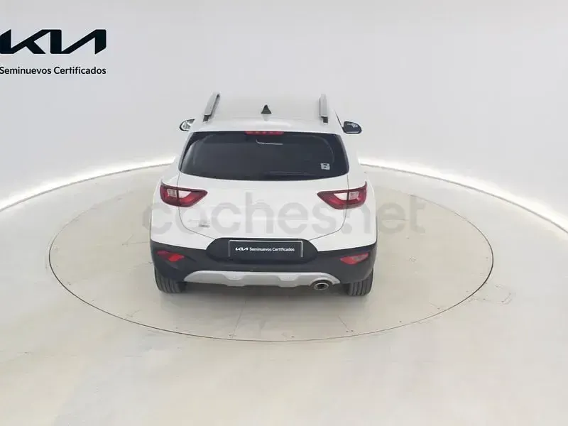 Usado Kia Stonic 100 HP (73 kW) 2024 Branco SUV