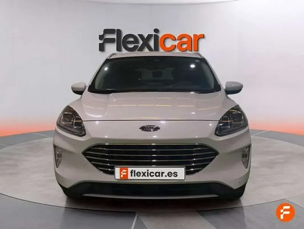 Usado Ford Kuga Titanium 150 CV (110 kW) 2023 Blanco SUV