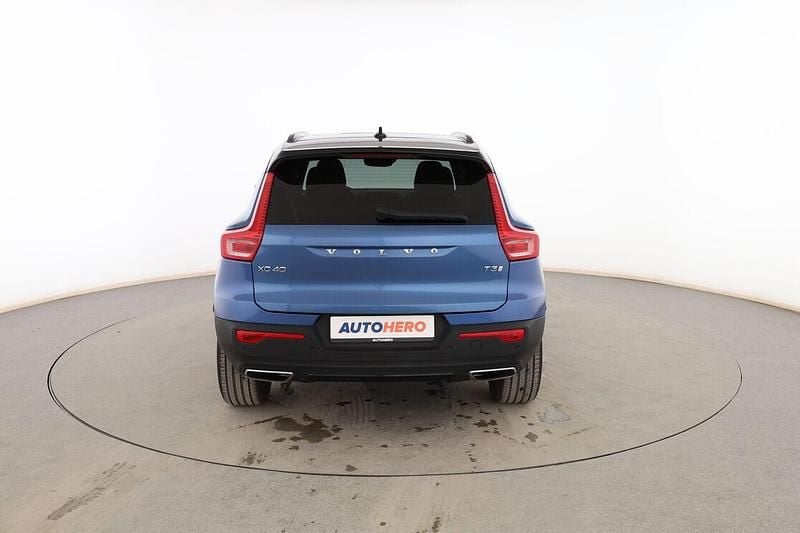 Usado Volvo XC40 R-Design 155 CV (114 kW) 2018 Azul SUV