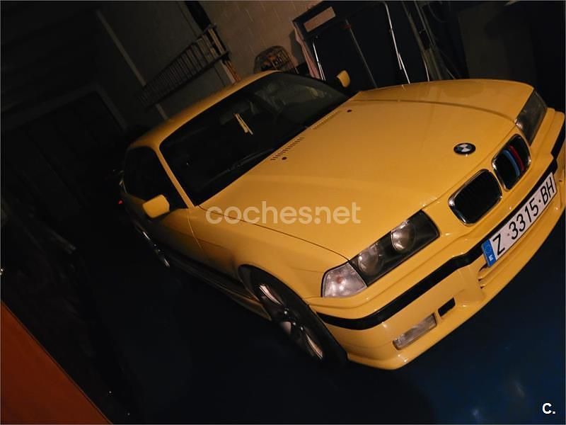 Usado BMW 318 Sport Line 140 CV (102 kW) 1998 Amarillo Coupe
