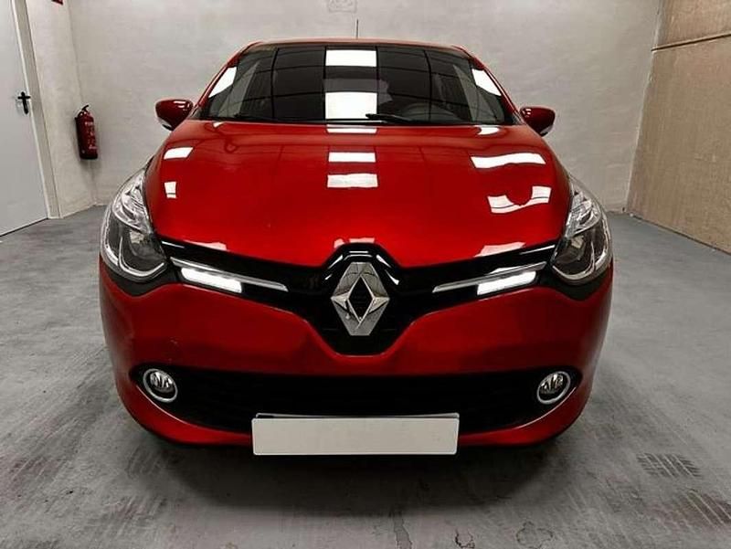 Usado Renault Clio IV LIMITED 75 CV (55 kW) 2015 Rojo Berlina