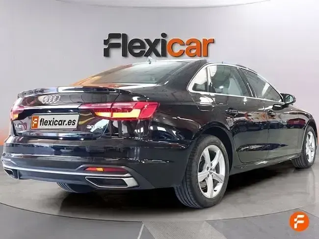 Usado Audi A4 Advanced Plus 136 CV (100 kW) 2020 Negro Berlina