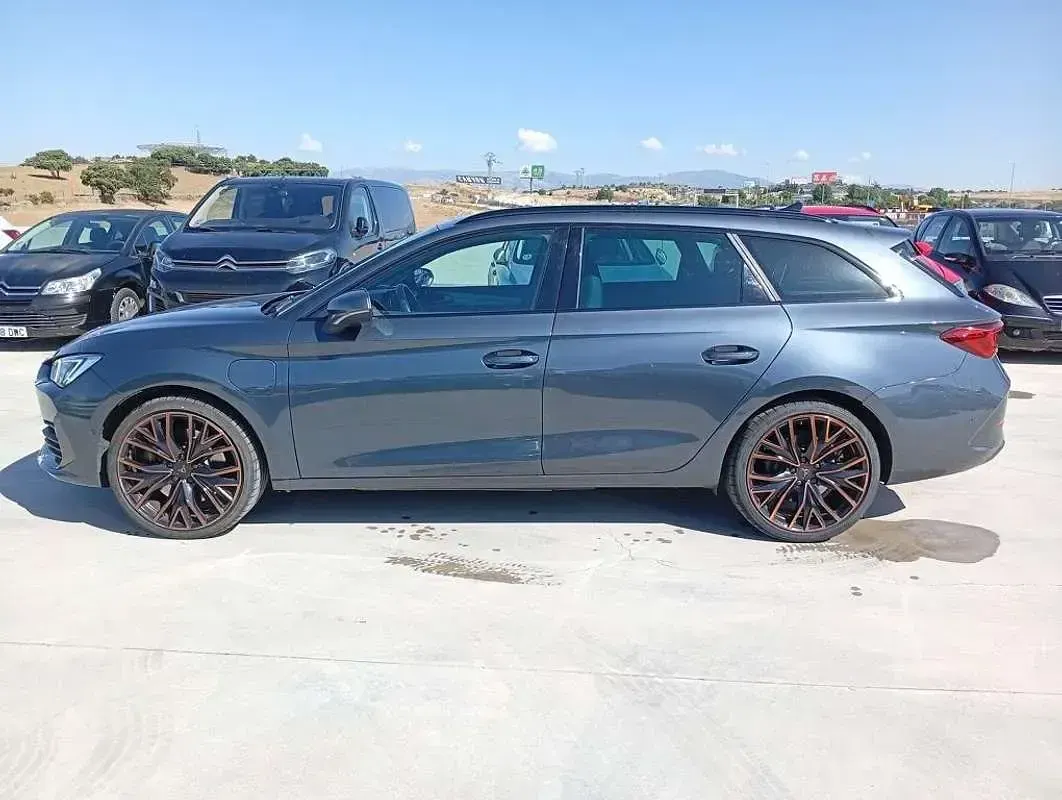 Usado Cupra Leon VZ 245 CV (180 kW) 2021 Gris Familiar