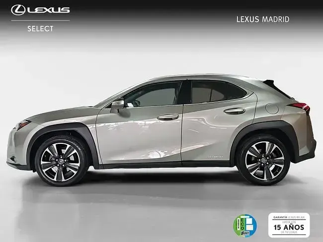 Usado Lexus UX Luxury Line 184 CV (135 kW) 2021 Plateado SUV