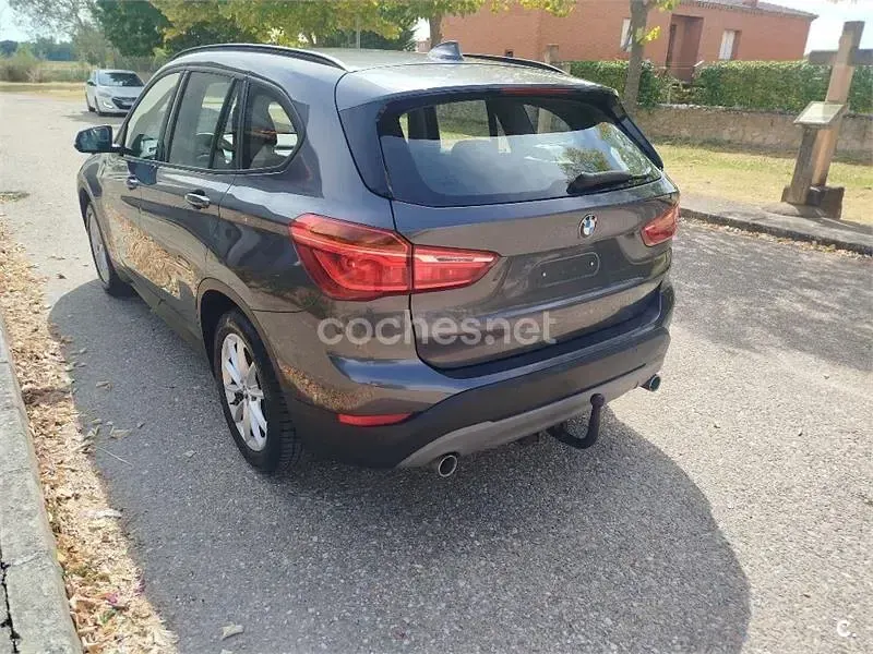 Usado BMW X1 150 CV (110 kW) 2018 Gris / plata SUV