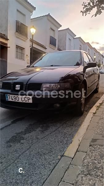 Usado Seat Toledo Sport 105 CV (77 kW) 2004 Negro Berlina