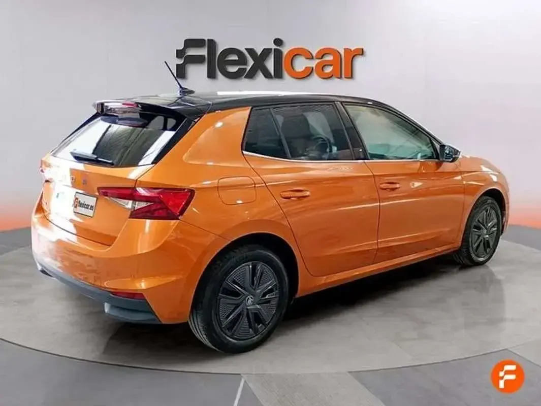 Usado Skoda Fabia Selection 116 CV (85 kW) 2025 Naranja Utilitario
