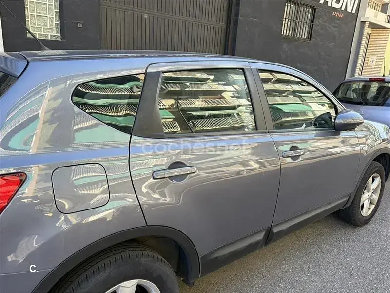 Usado Nissan Qashqai Acenta 115 CV (84 kW) 2007 Gris / plata SUV