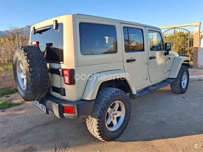 Usado Jeep Wrangler Unlimited Sahara 200 CV (147 kW) 2019 Beige SUV