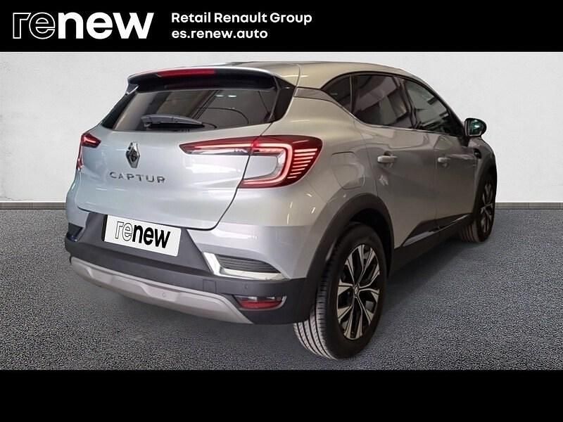 Usado Renault Captur Techno 140 CV (102 kW) 2022 Gris SUV