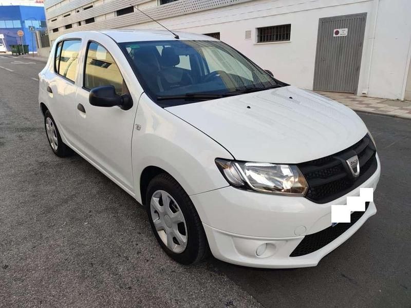 Blanco Usado 2015 Dacia Sandero Ambiance Utilitario | 7995 € (Caro) - Imagen 1/4