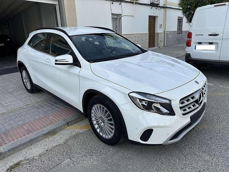 Usado Mercedes GLA220 163 CV (119 kW) 2018 Blanco SUV