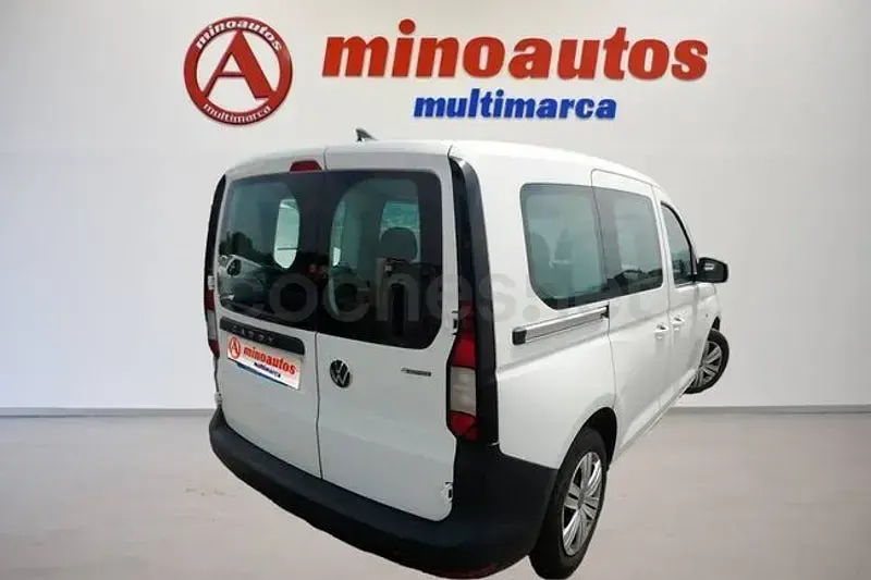 Usado VW Caddy 122 CV (89 kW) 2022 Blanco Monovolumen