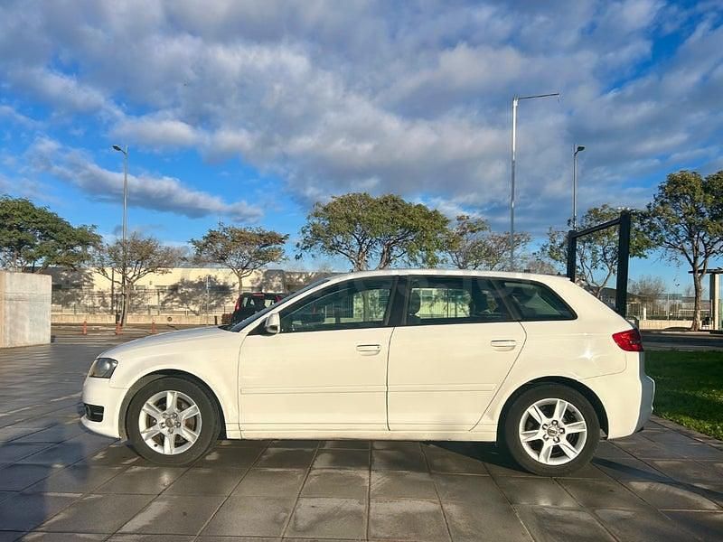 Usado Audi A3 Ambition 105 CV (77 kW) 2011 Blanco Utilitario
