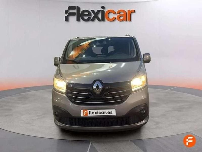 Usado Renault Trafic 125 CV (91 kW) 2016 Beige Monovolumen