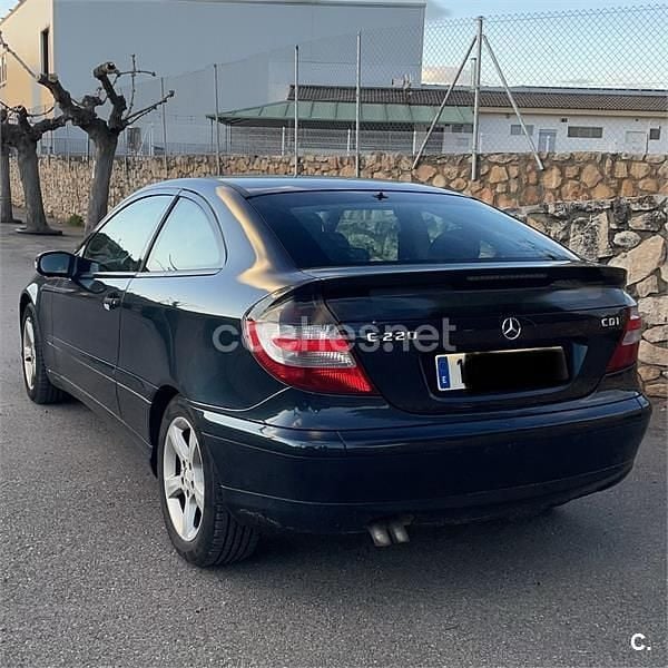 Usado Mercedes C220 150 CV (110 kW) 2007 Negro Berlina